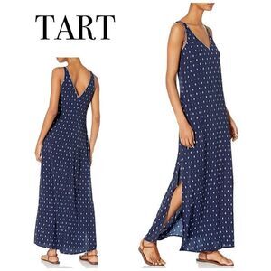 New Tart v-neck sleeveless maxi dress.
